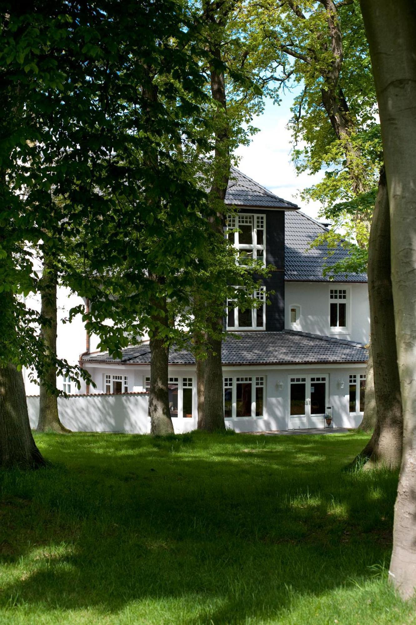 Hotel Bess Albersdorf  エクステリア 写真