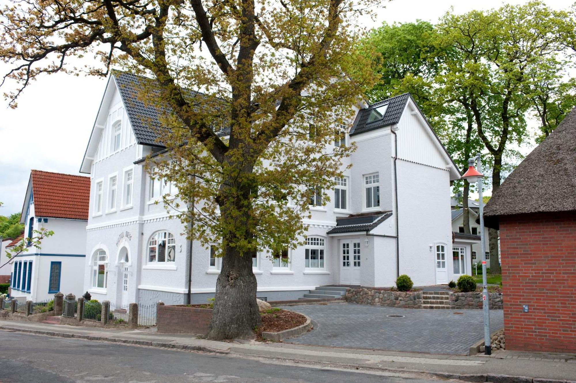 Hotel Bess Albersdorf  エクステリア 写真